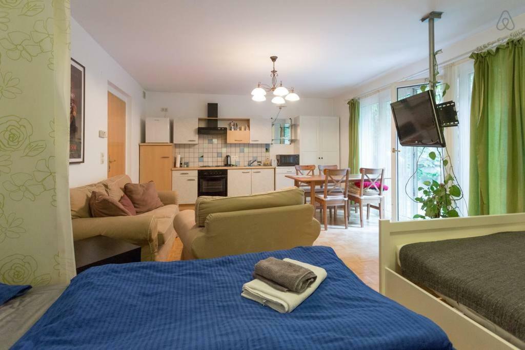 Relaxing Terrace Apartment In Lively Area Wenen Buitenkant foto