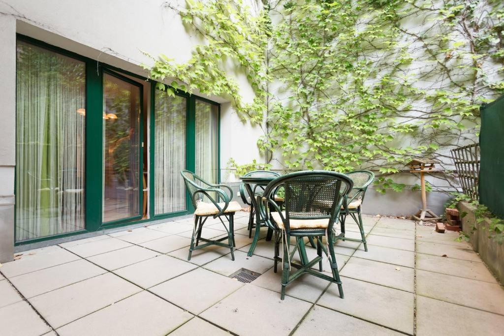 Relaxing Terrace Apartment In Lively Area Wenen Buitenkant foto