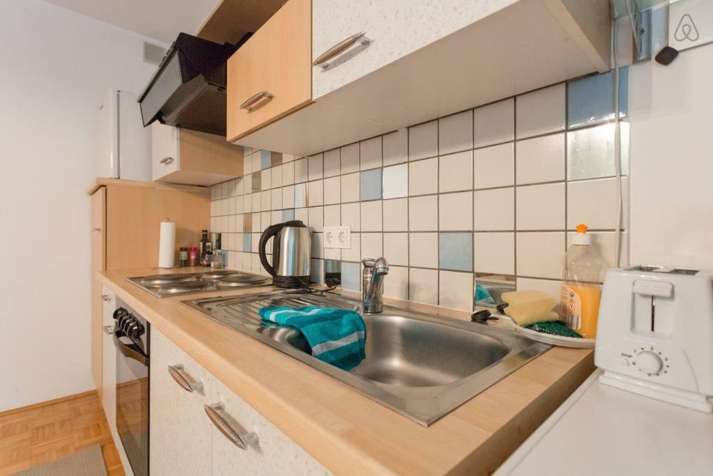 Relaxing Terrace Apartment In Lively Area Wenen Buitenkant foto