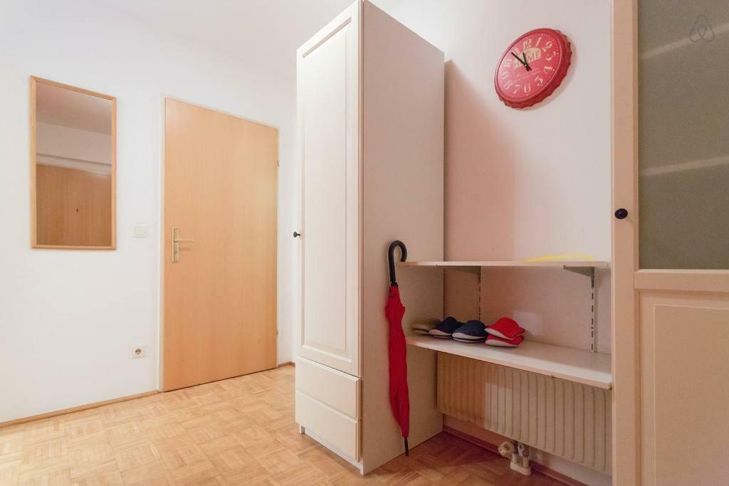 Relaxing Terrace Apartment In Lively Area Wenen Buitenkant foto